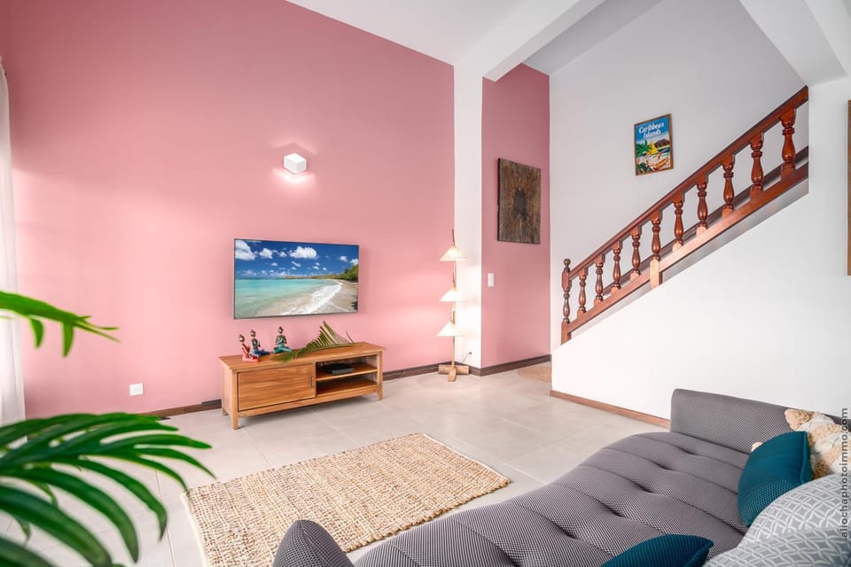 Communal lounge/ TV room, TV and multimedia, Living room