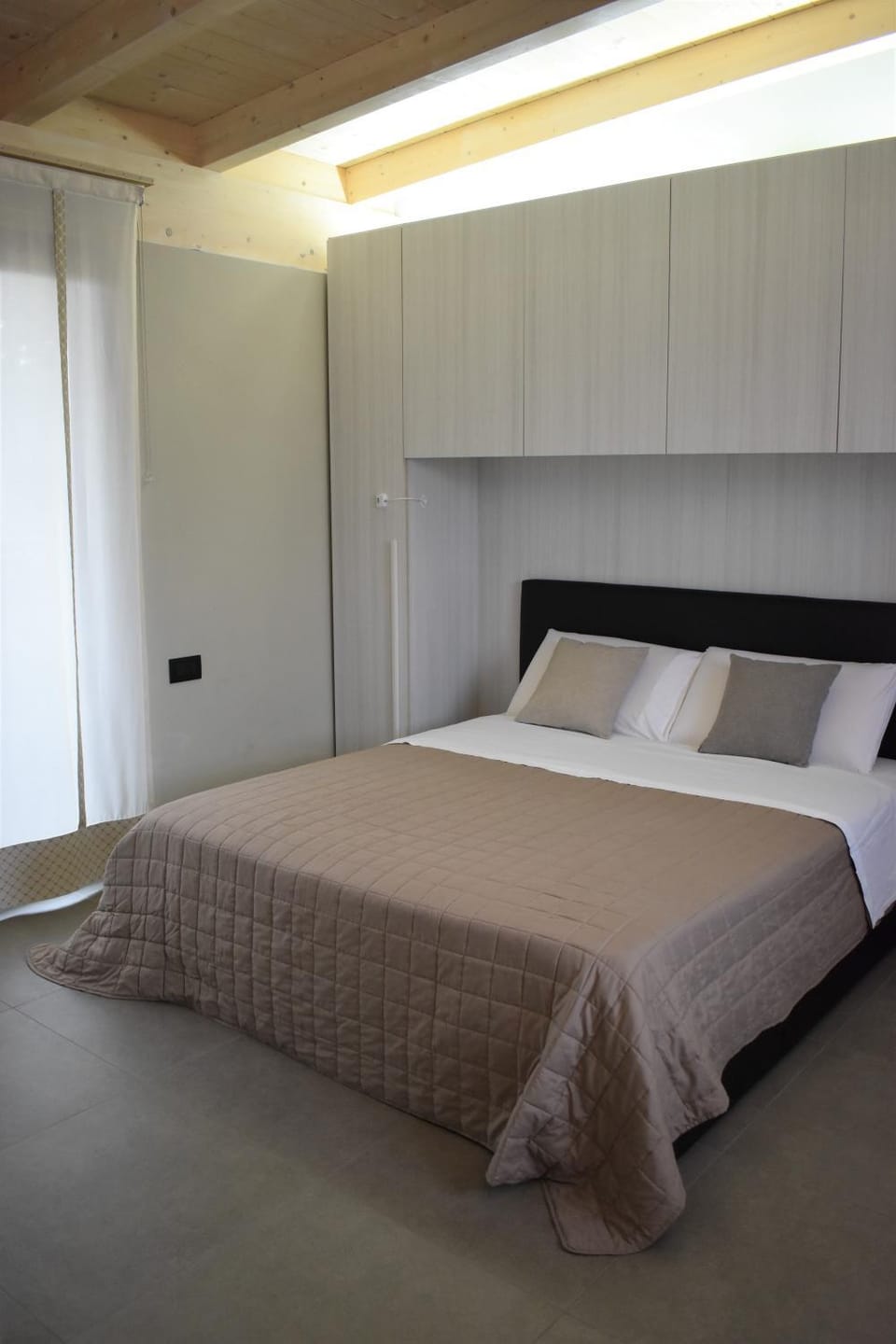 Bed, Photo of the whole room, Bedroom, wardrobe
