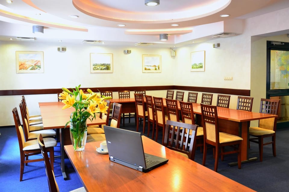Meeting/conference room