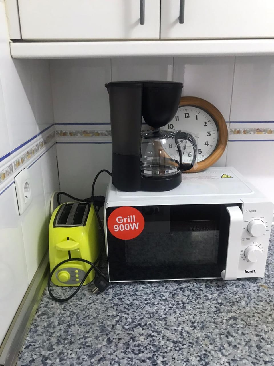 Coffee/tea facilities, minibar, toaster