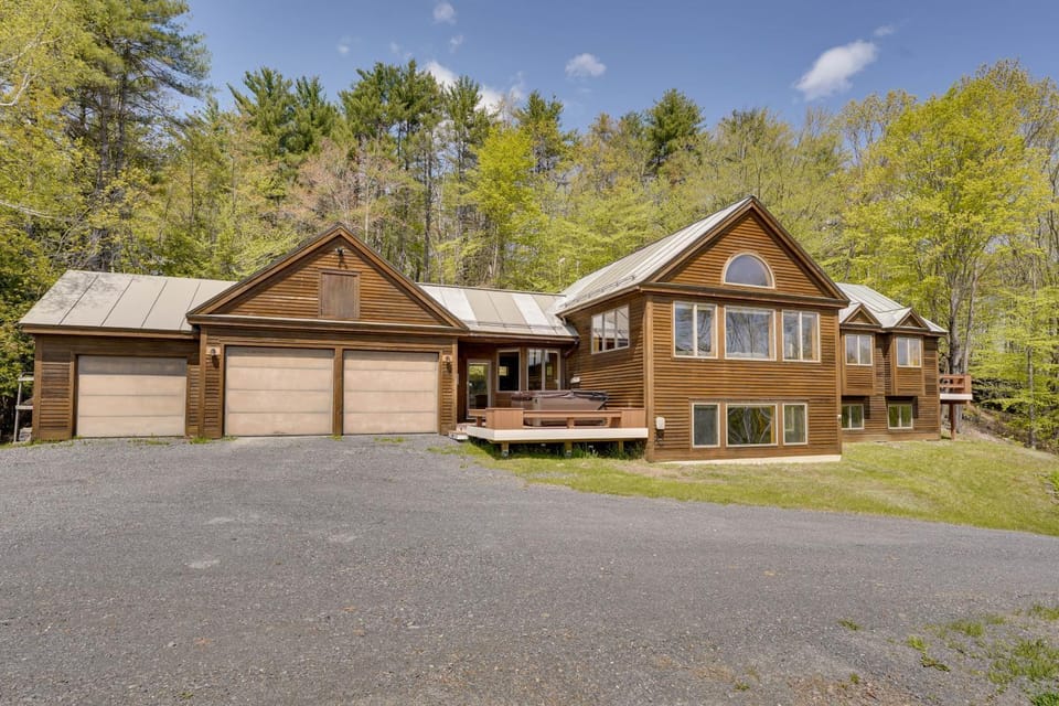 Luxury Vermont Vacation Rental: Private Hot Tub! House in Vermont