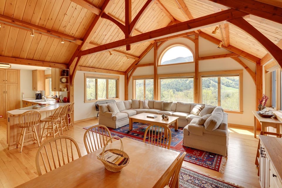 Luxury Vermont Vacation Rental: Private Hot Tub! House in Vermont