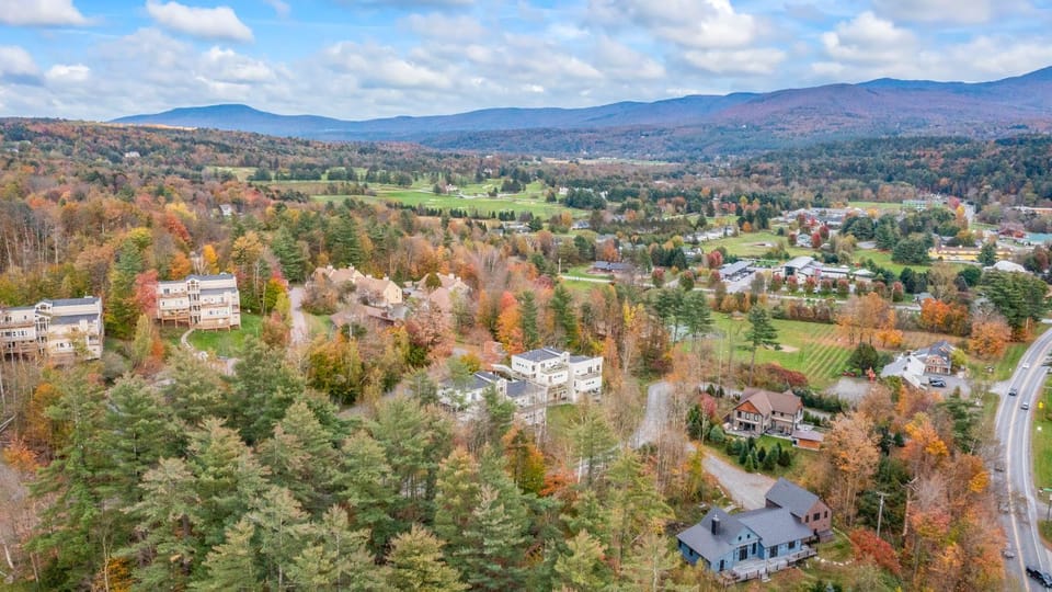Property building, Natural landscape, Bird's eye view, Mountain view