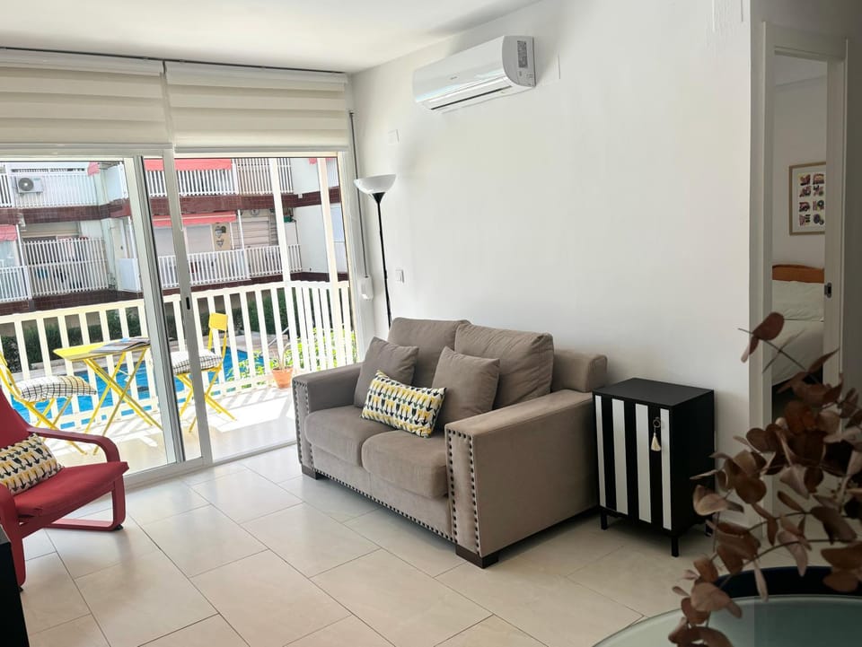 Communal lounge/ TV room, Living room, Lounge or bar
