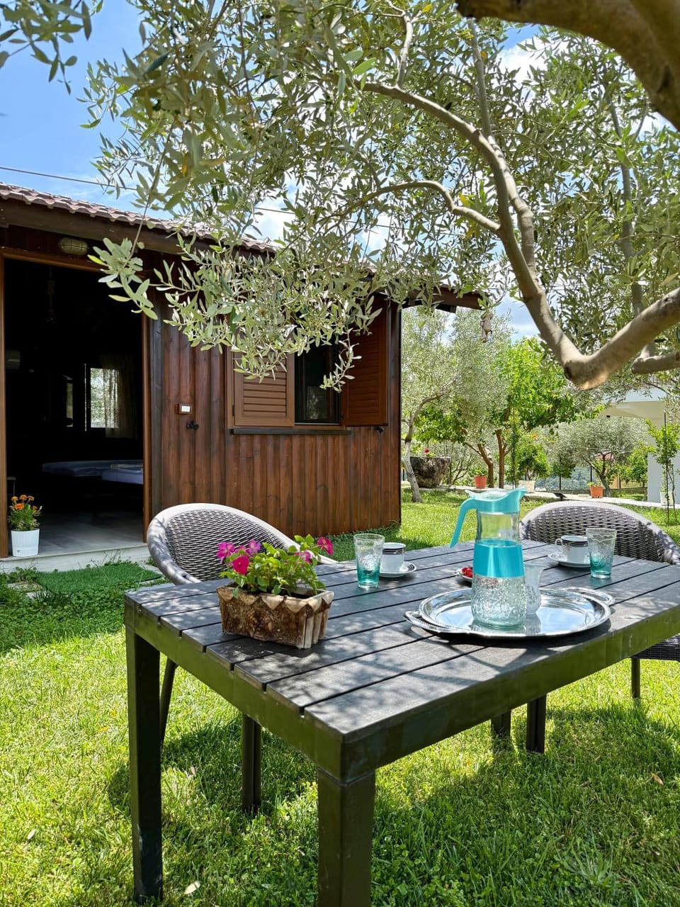 Property building, Patio, Garden view, Breakfast