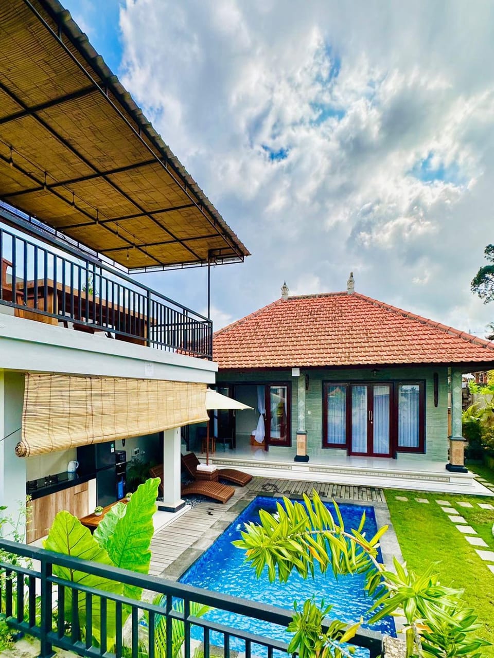 Property building, Spring, Day, Garden, View (from property/room), Balcony/Terrace, Garden view, Pool view, Swimming pool