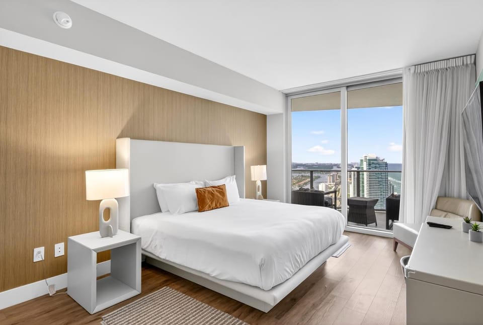 Bed, View (from property/room), Balcony/Terrace, Bedroom