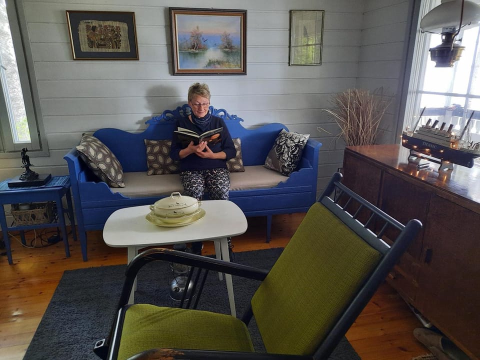 People, Living room