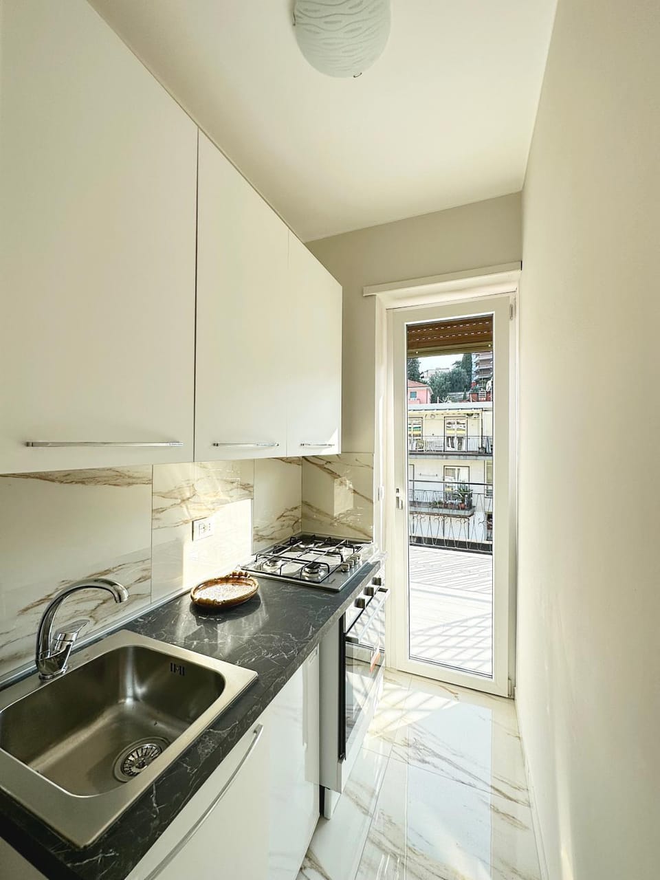Kitchen or kitchenette, pet friendly, stove