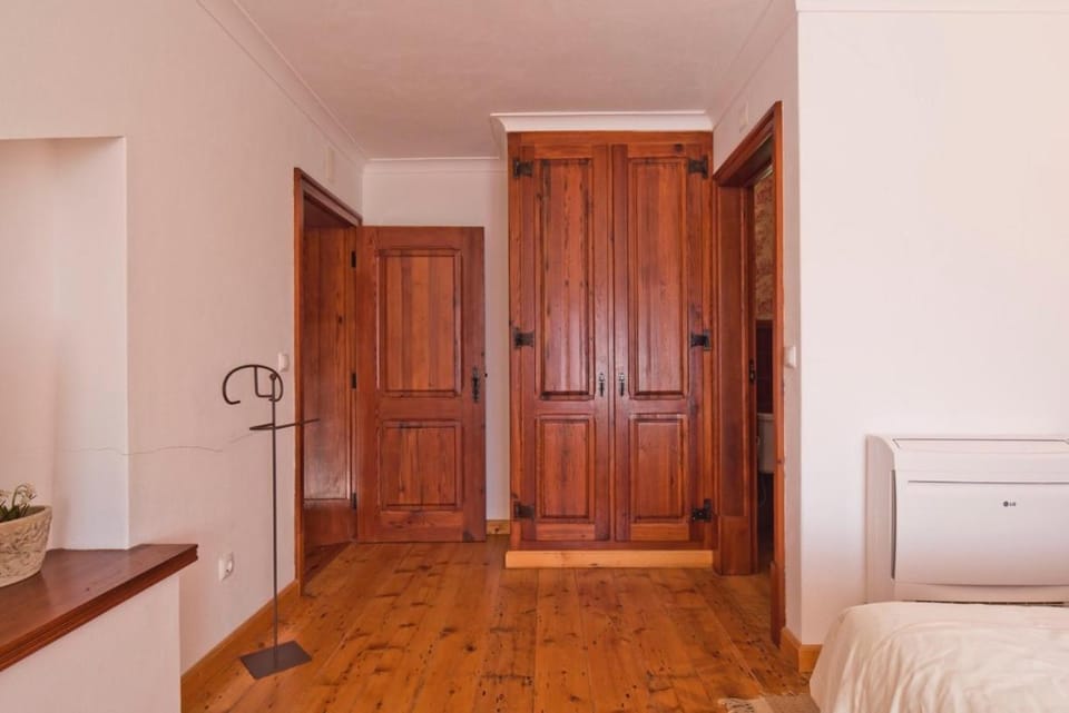 Bedroom, wardrobe