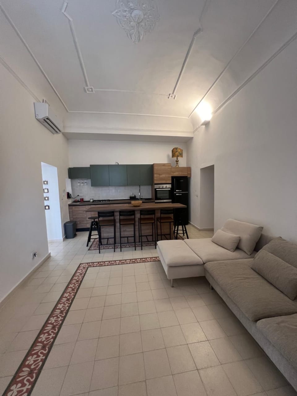 Kitchen or kitchenette, Living room