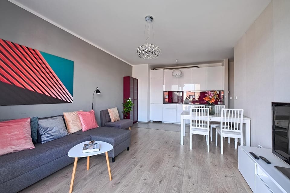 TV and multimedia, Kitchen or kitchenette, Living room, Seating area, Dining area