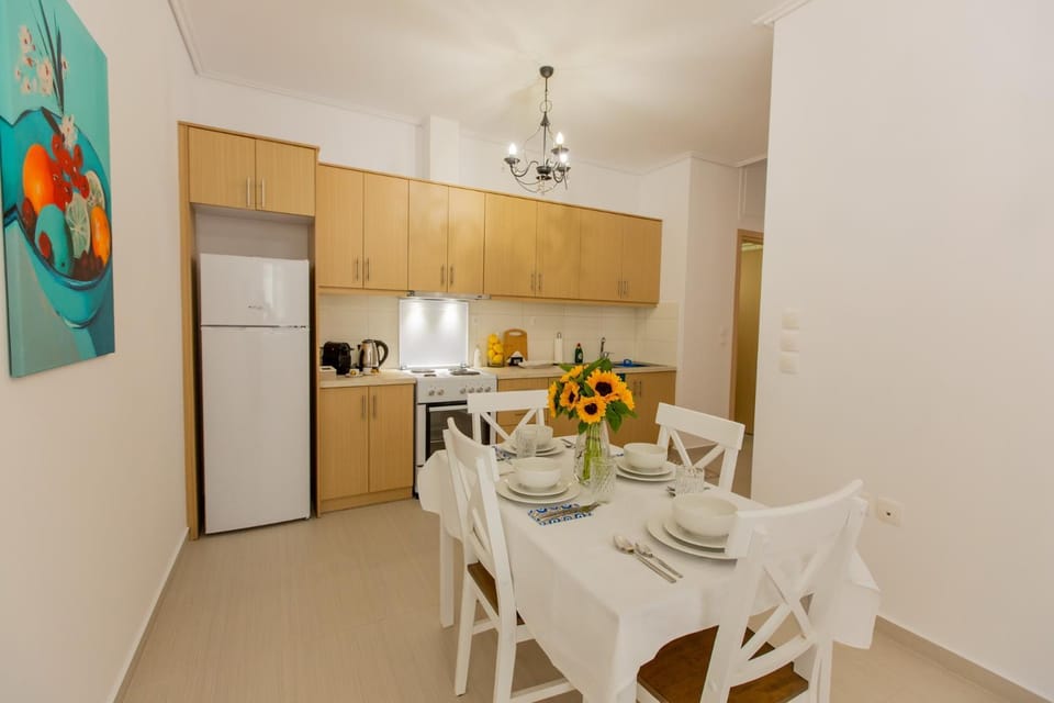 Coffee/tea facilities, Kitchen or kitchenette, Dining area, pet friendly, stove, toaster