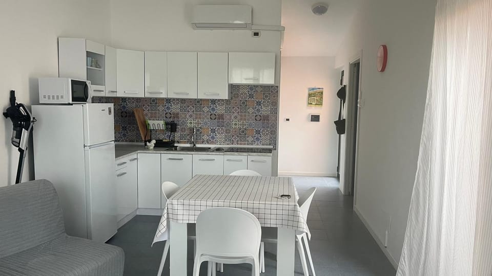 Kitchen or kitchenette, kitchen