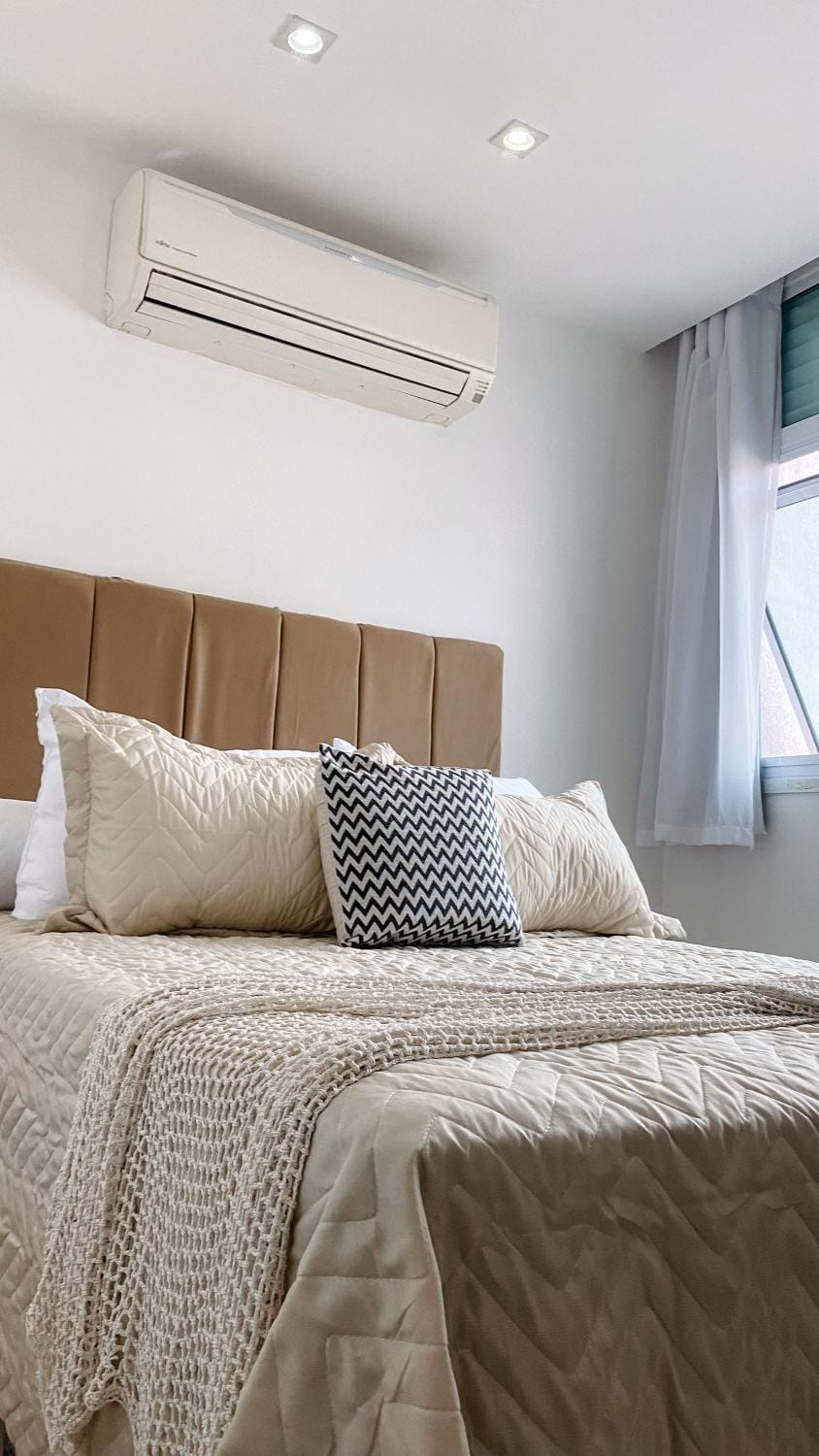 Bed, Bedroom, air conditioner