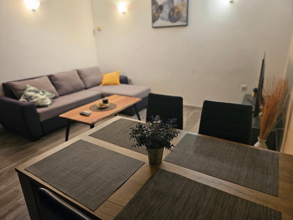 Photo of the whole room, Seating area, Dining area