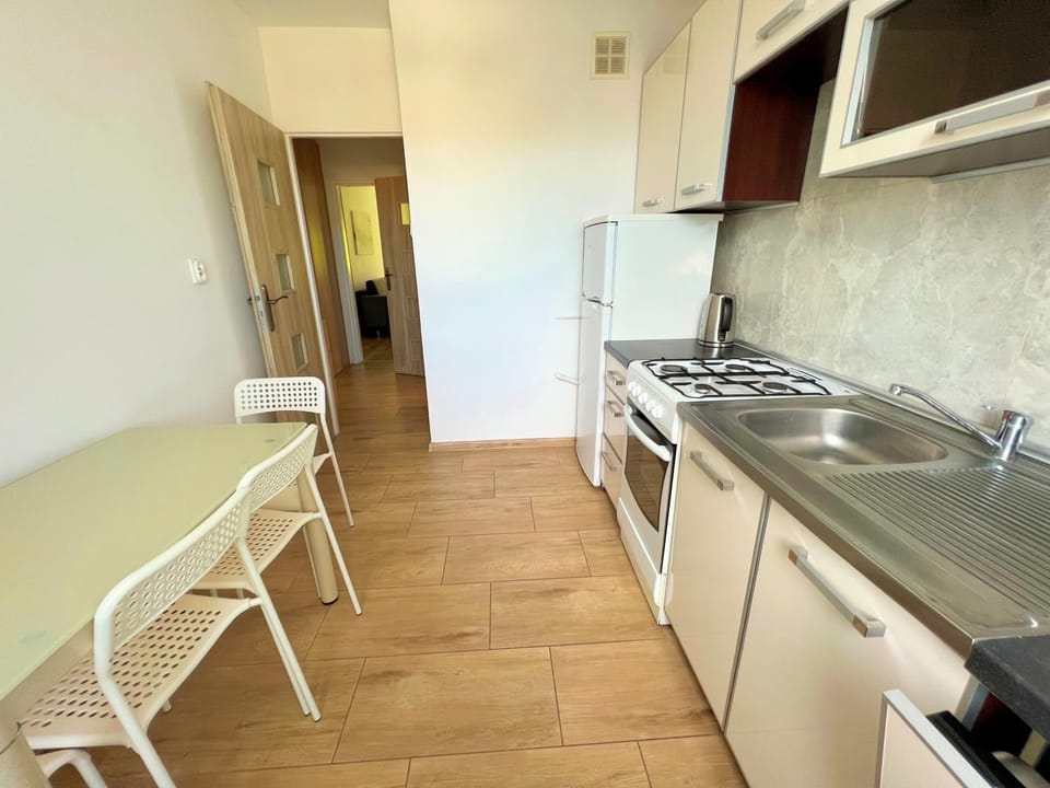 Kitchen or kitchenette, Dining area, dishwasher, minibar, pet friendly