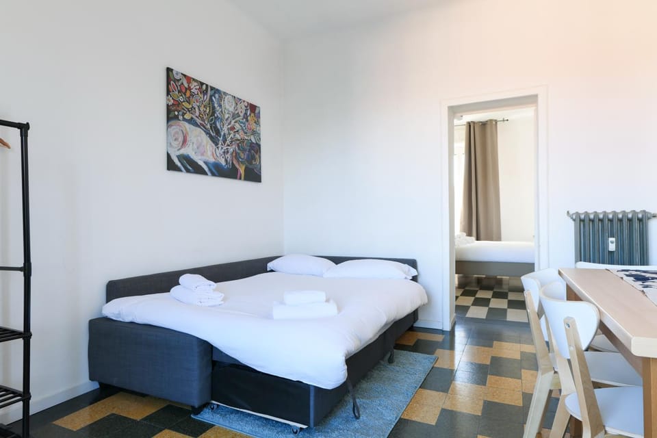 Bed, Living room, Photo of the whole room, Seating area, Bedroom, towels
