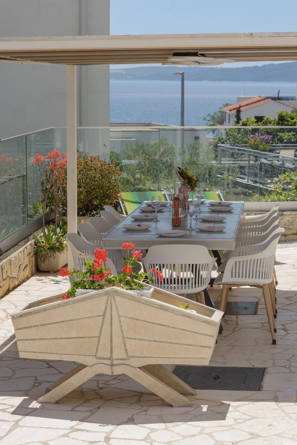 Luxury Villa, 40 sqm heated private pool, gym, Seaview, 200m to beach, 7 bedrooms Villa in Okrug Gornji