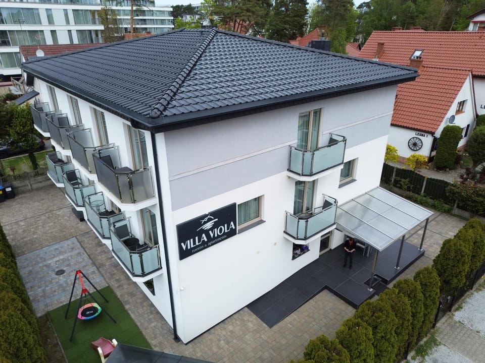 Property building, Day, Neighbourhood, Bird's eye view, Street view, Location, Parking