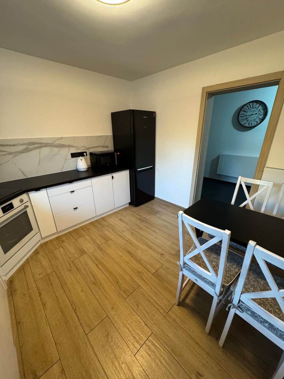 Kitchen or kitchenette, Dining area, oven, stove