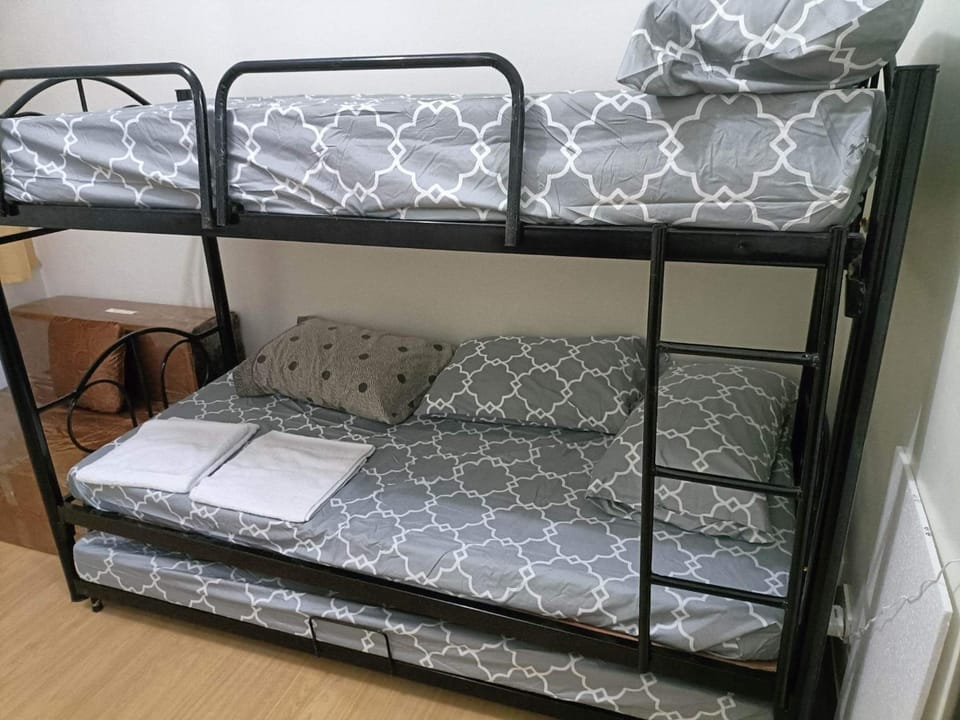 Bed, bunk bed