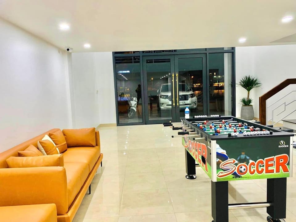Billiard, Game Room