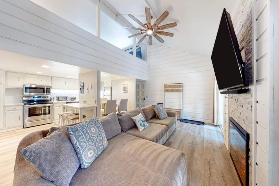 Mountain Shadows H6 Apartment in Mammoth Lakes
