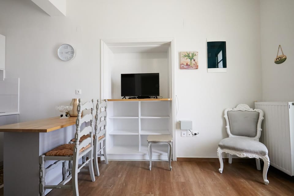 TV and multimedia, Seating area