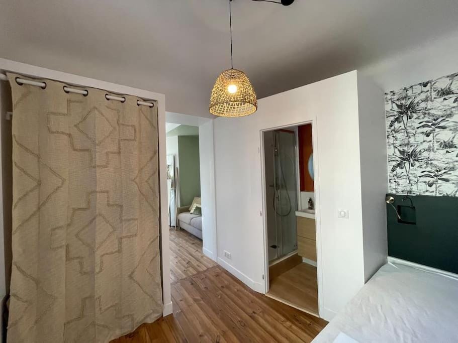 Bed, Photo of the whole room, Bedroom, wardrobe