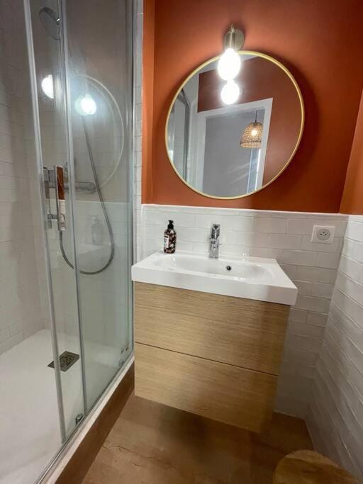 Shower, Bathroom
