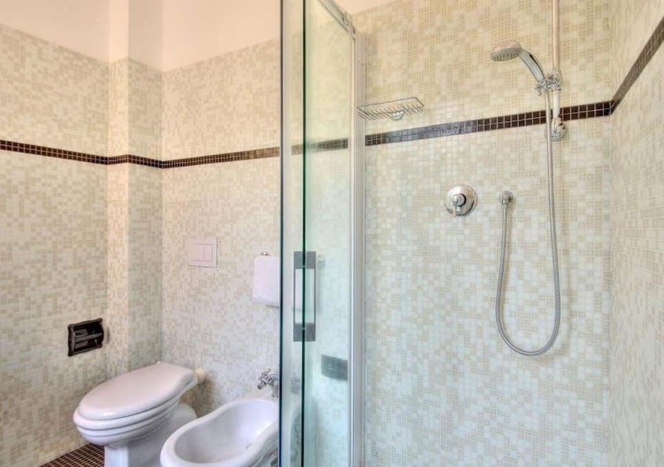 Dolce Acqua Flexyrent apartment Terrace & Parking - NO AC Apartment in Rapallo
