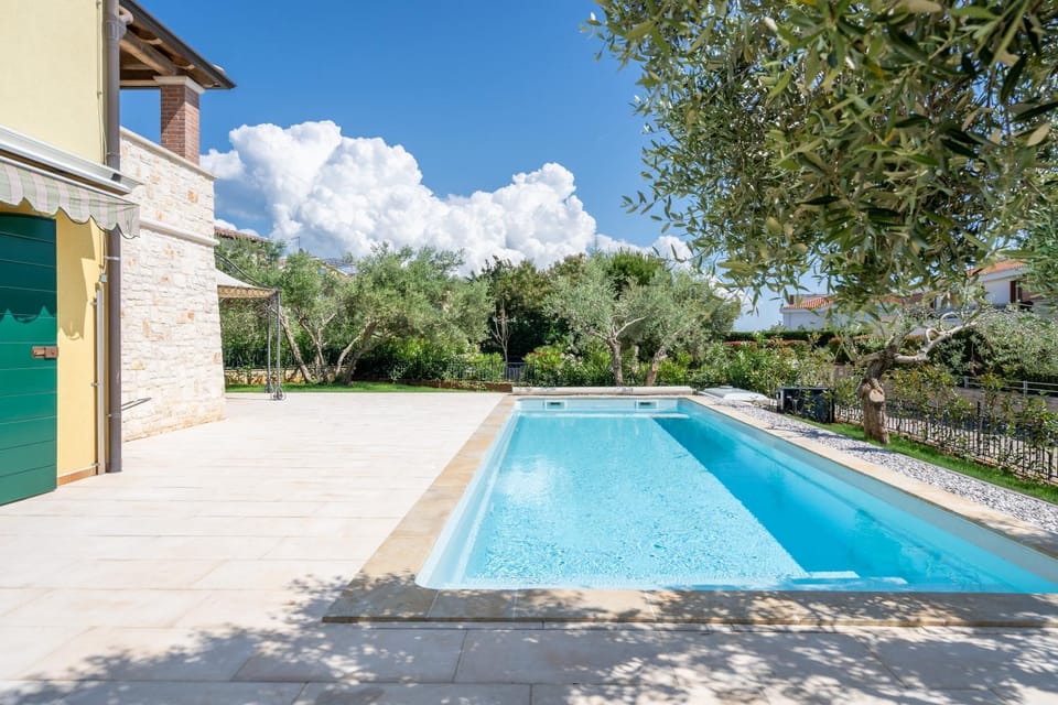 Garden view, Swimming pool, Swimming pool