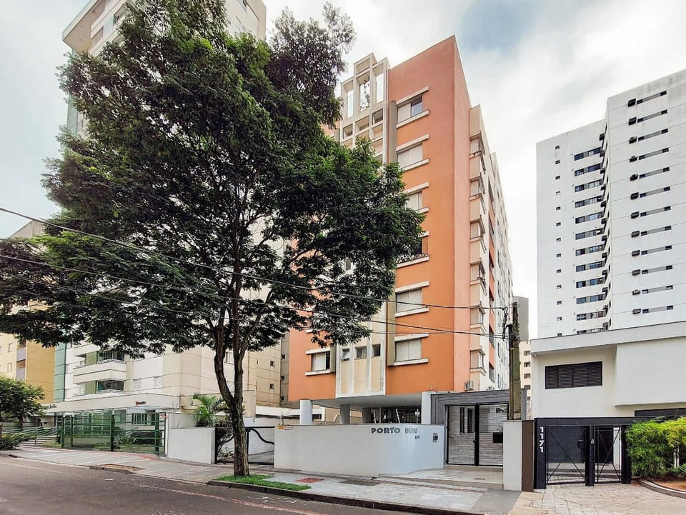 Apto 2 quartos, centro, garagem, ar condicionado Apartment in Londrina