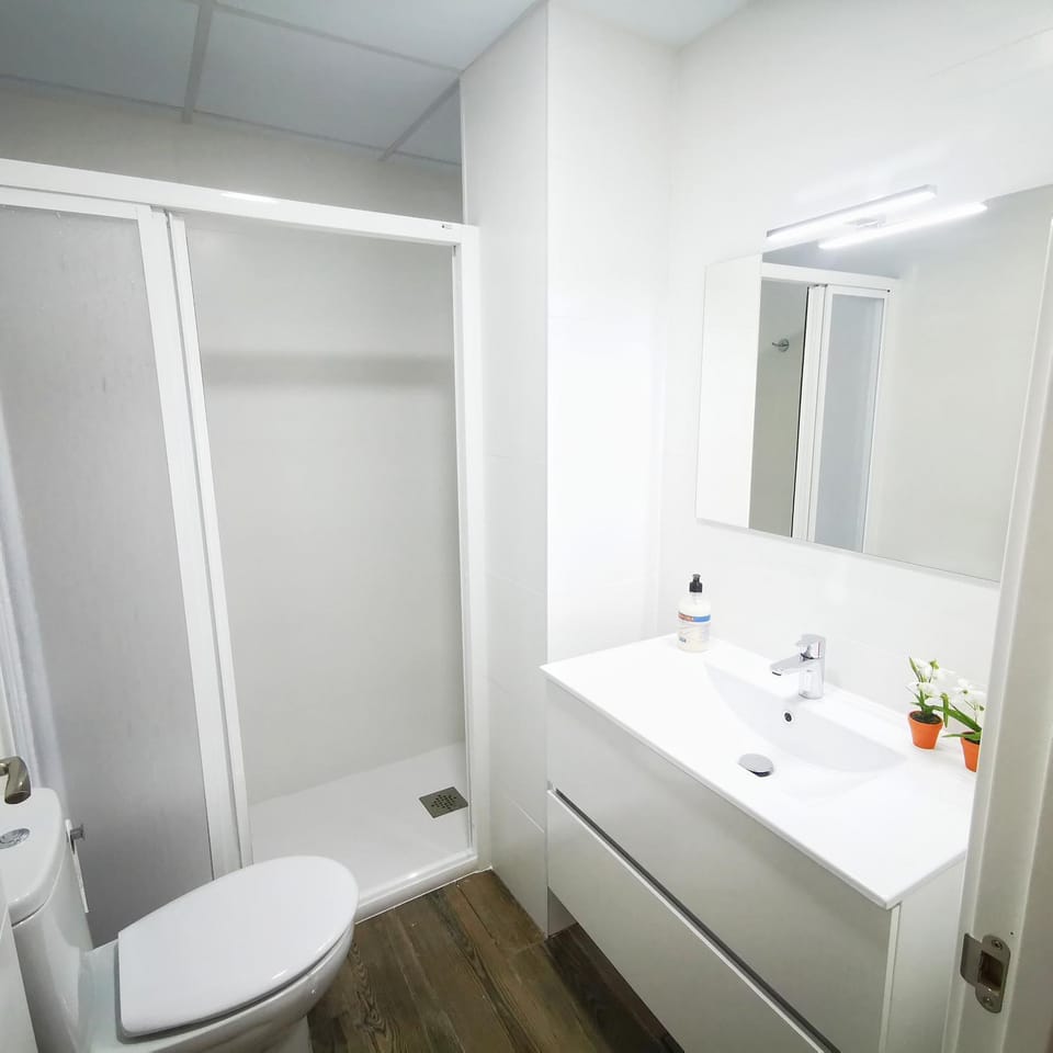 Shower, Toilet, Bathroom