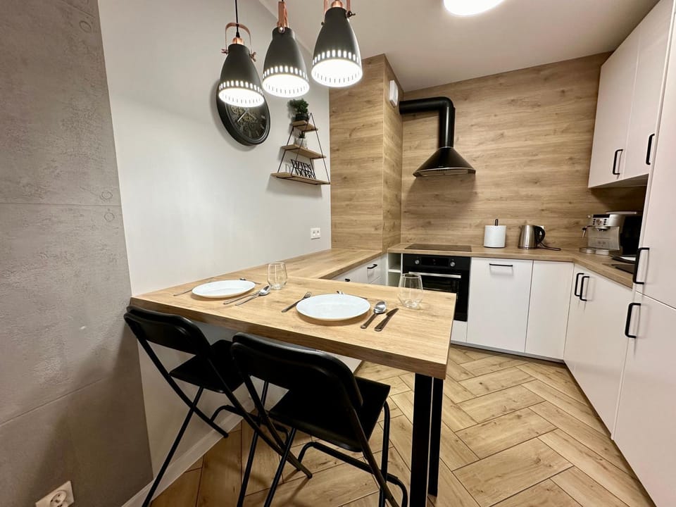 Coffee/tea facilities, Kitchen or kitchenette, dishwasher, stove