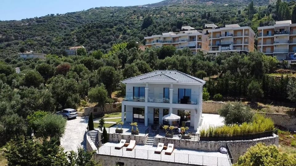 Villa Olive Hill New Villa in Vlorë