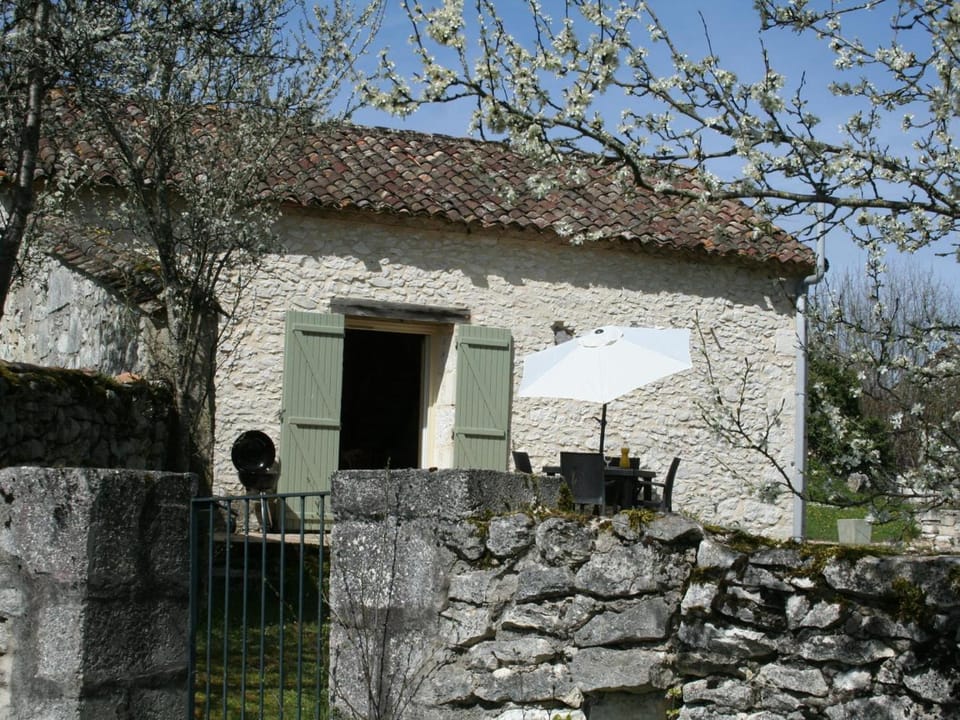 Gîte de charme en Périgord avec piscine, jardin, wifi et équipements complets - FR-1-616-321 Apartment in Nouvelle-Aquitaine