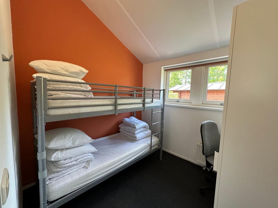 Bed, Bedroom, bunk bed