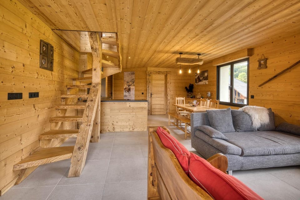 Kitchen or kitchenette, Living room, Seating area, Dining area