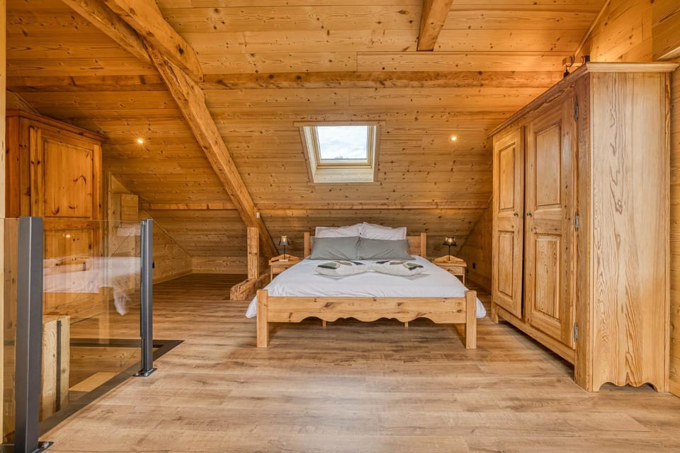 Bed, Photo of the whole room, Bedroom, wardrobe