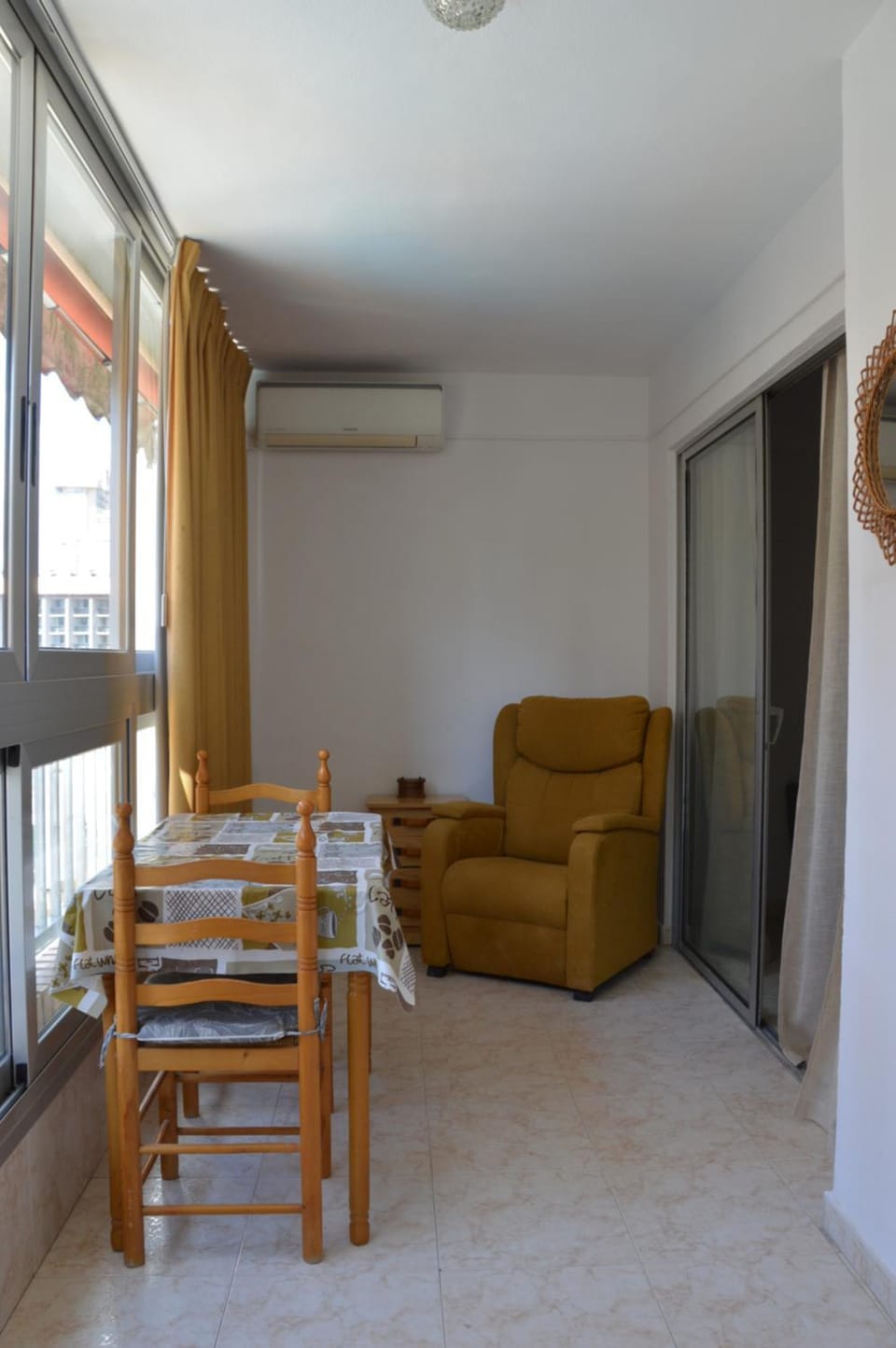 Balcony/Terrace, Dining area, air conditioner