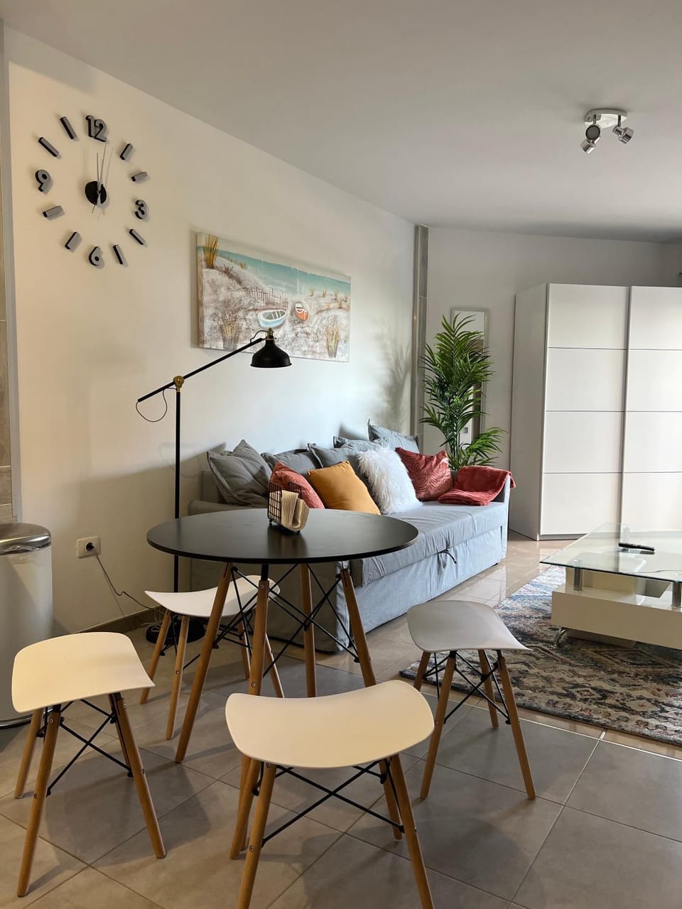 Living room, Seating area