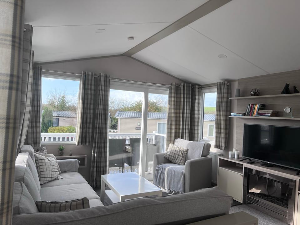 TV and multimedia, Balcony/Terrace, Seating area, flat iron
