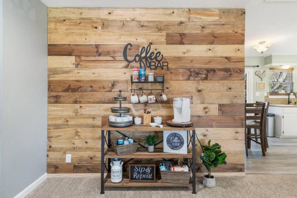 Muskogee Guest FavoriteHuge YardCoffee Bar! House in Muskogee