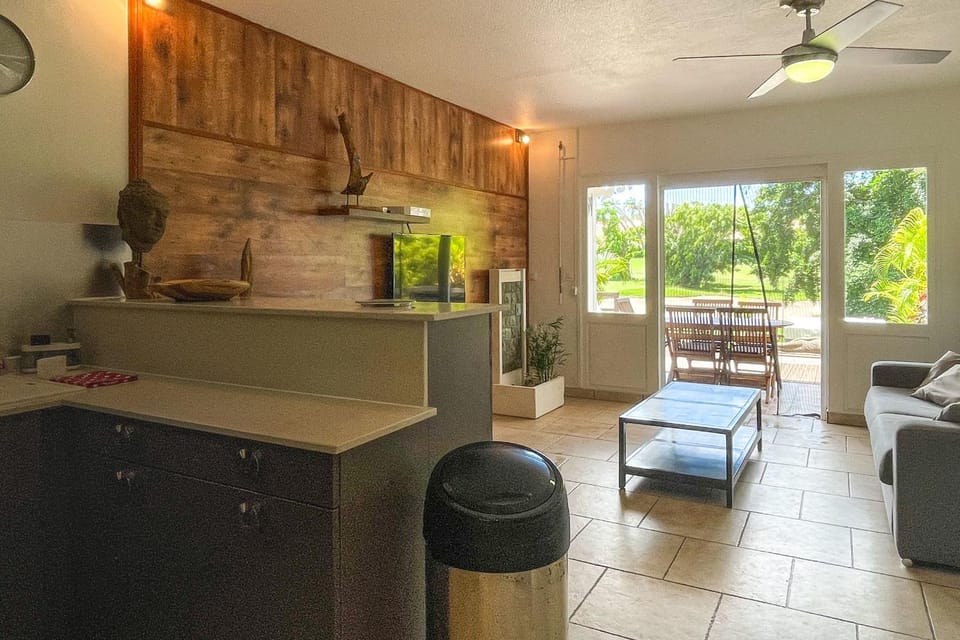 Kitchen or kitchenette, Living room, fireplace