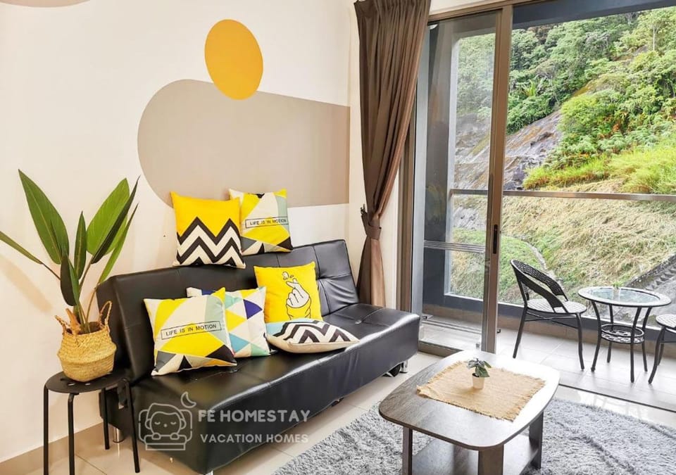 Communal lounge/ TV room, Balcony/Terrace, Living room