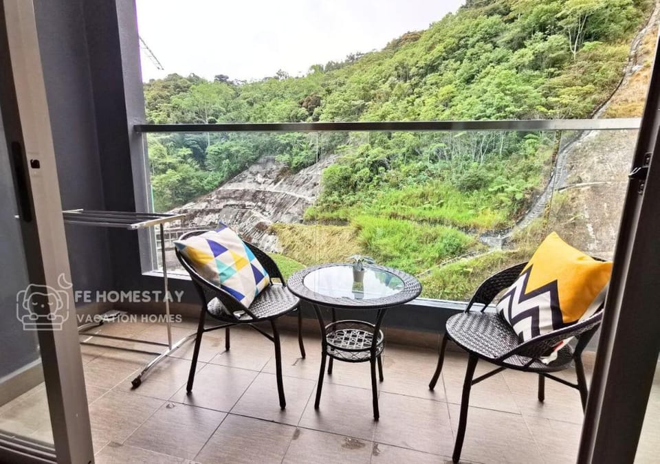 View (from property/room), Balcony/Terrace, Mountain view