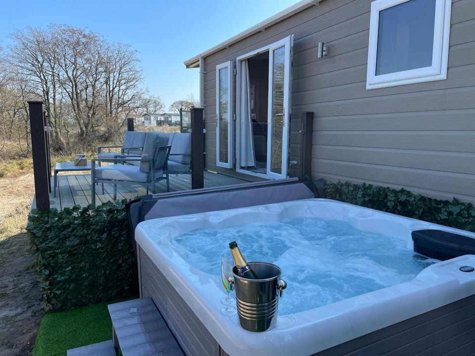 Day, Natural landscape, Hot Tub