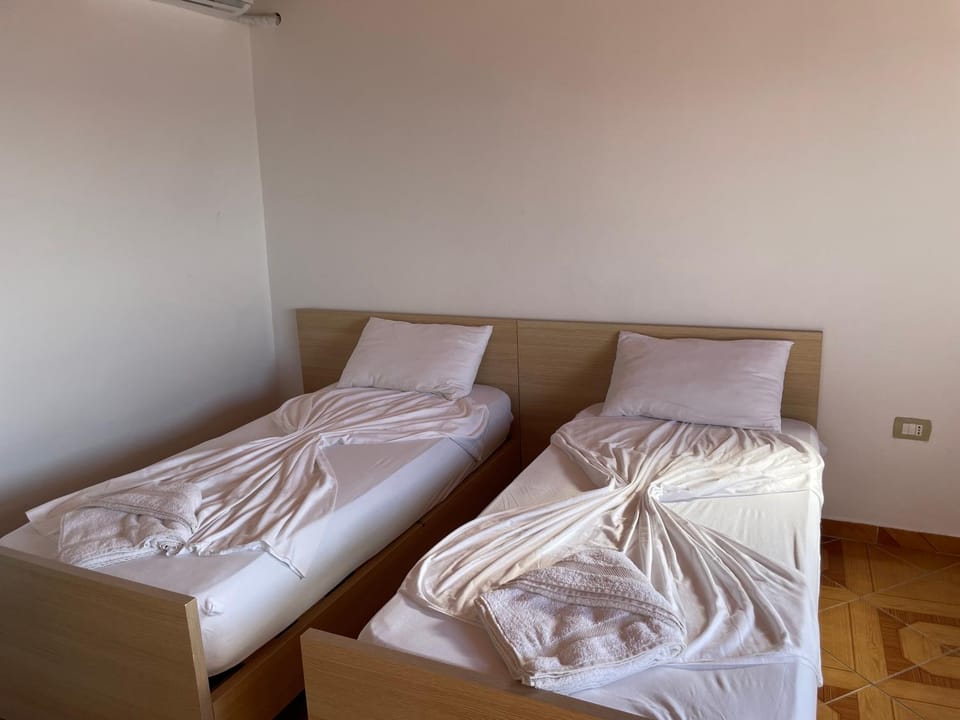 Bed, Living room